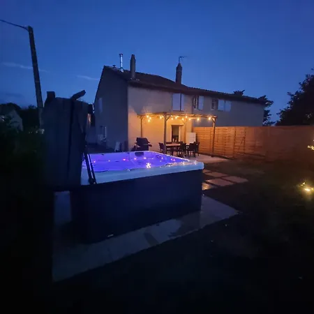 Maison 2 Avec Exterieur Et Jacuzzi Bourg-les-Valence