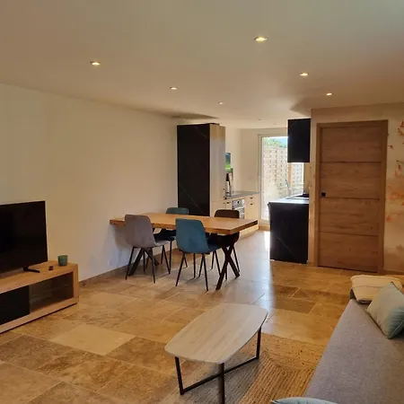 Holiday home Maison 2 Avec Exterieur Et Jacuzzi *